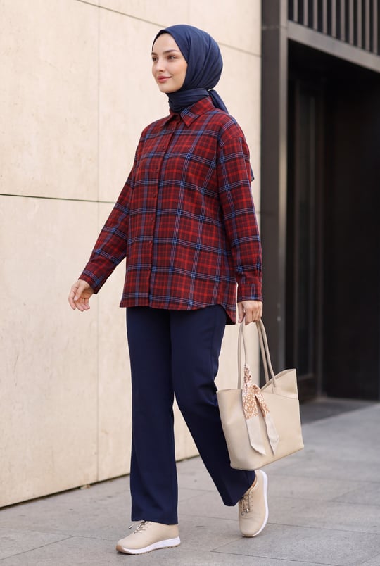Womens Plaid Patterned Oval Cut Oversized Shirt - Red