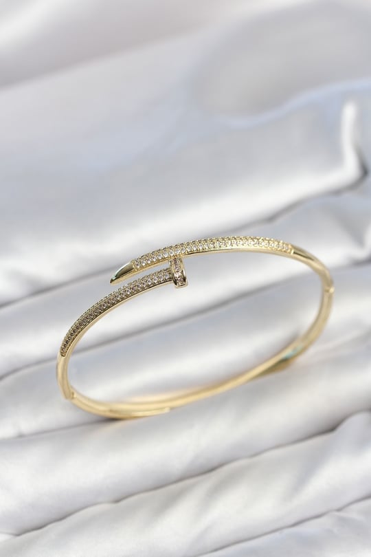 Gold Renk Çivi Model Zirkon Taşlı Kadın Kelepçe Bileklik