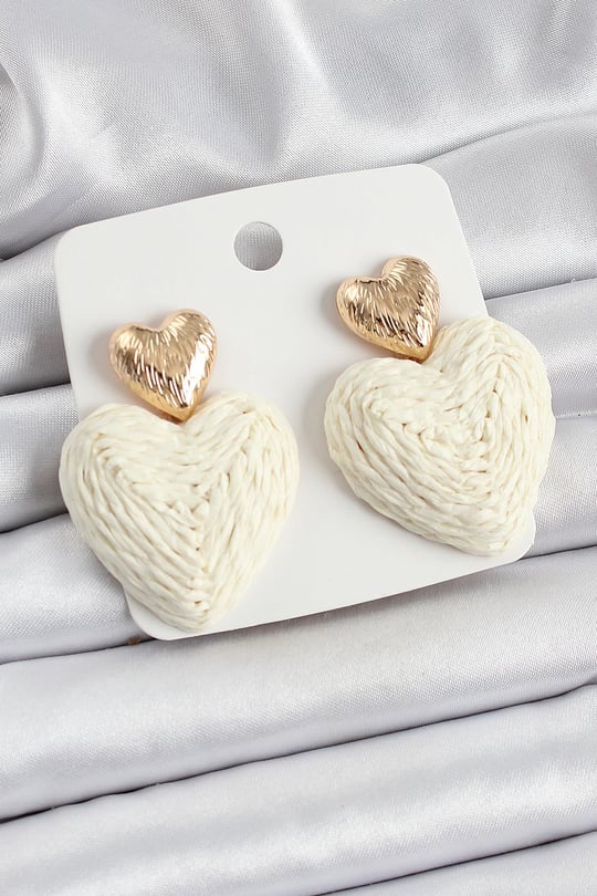 Krem Kalp Figürlü Hasır Örgü Model Gold Renk Kadın Küpe