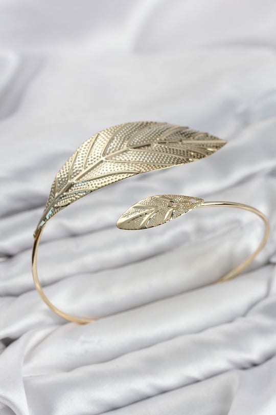 Pazu Bileklik Gold Renk Pirinç Yaprak Model