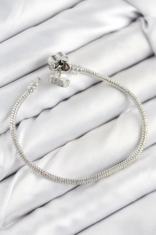 Pirinç Charm Zirkon Taşlı Yonca Model Gümüş Renk Kadın Bileklik