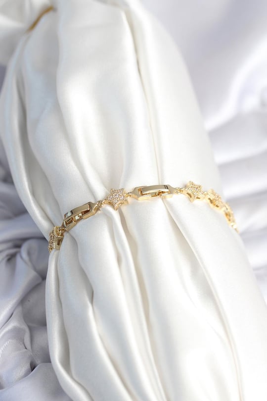 Pirinç Gold Renk Yıldız Model Kadın Bileklik