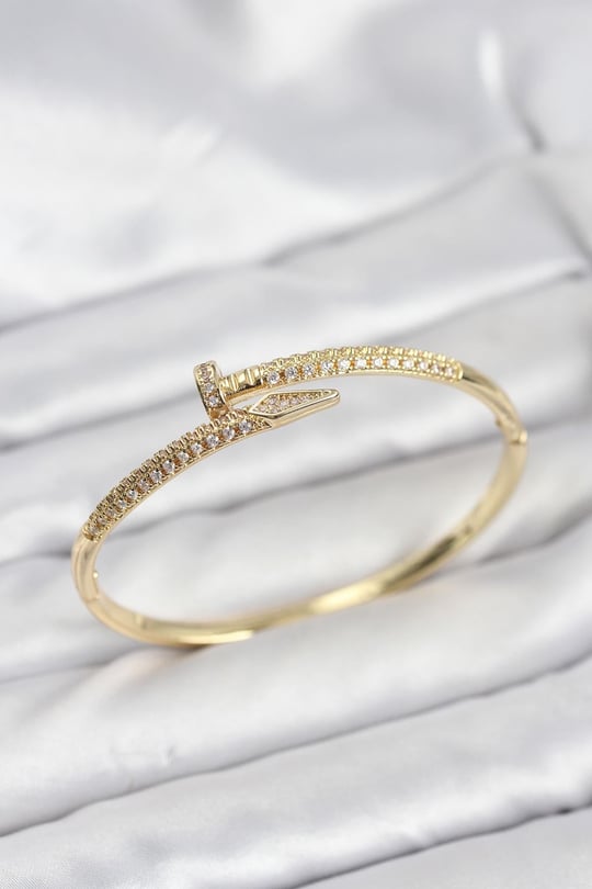 Pirinç Gold Renk Zirkon Taşlı Çivi Model Kadın Kelepçe Bileklik