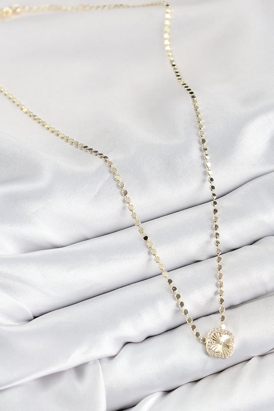 Pirinç Zirkon Taşlı Yonca Model Ezme Zincir Gold Renk Kadın Kolye