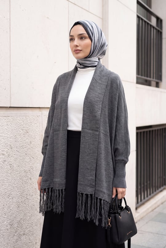 Uçları Püsküllü Kol Manşet Detaylı Triko Panço -Füme