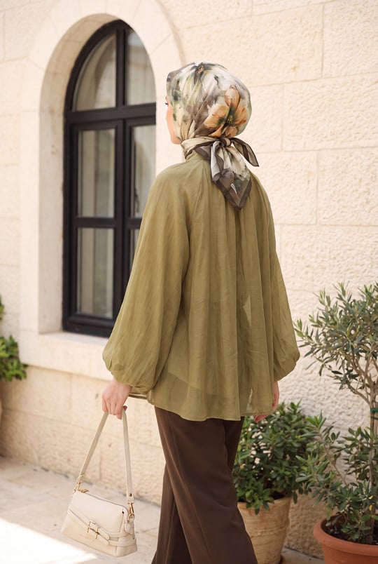Yakası Bağlamalı Yarım Düğmeli Astarlı Oversize Tül Vual Bluz -Yağ Yeşili
