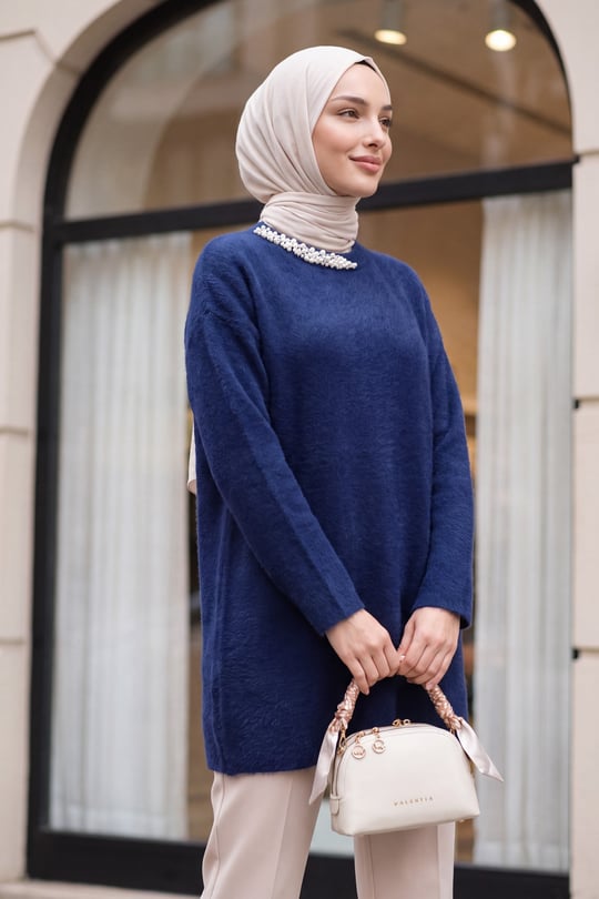 Yakası İnci Detaylı Yumoş Triko Tunik  -Lacivert