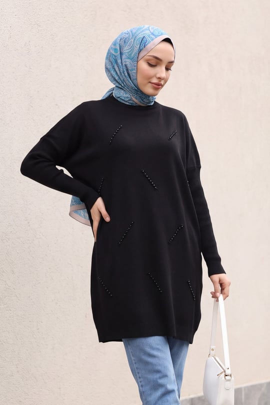 Yarım Boğazlı Sıralı İncili Salaş Triko Tunik -Siyah