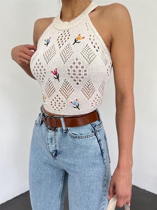 Ajurlu Nakışlı Sıfır Kol Triko Crop -Krem