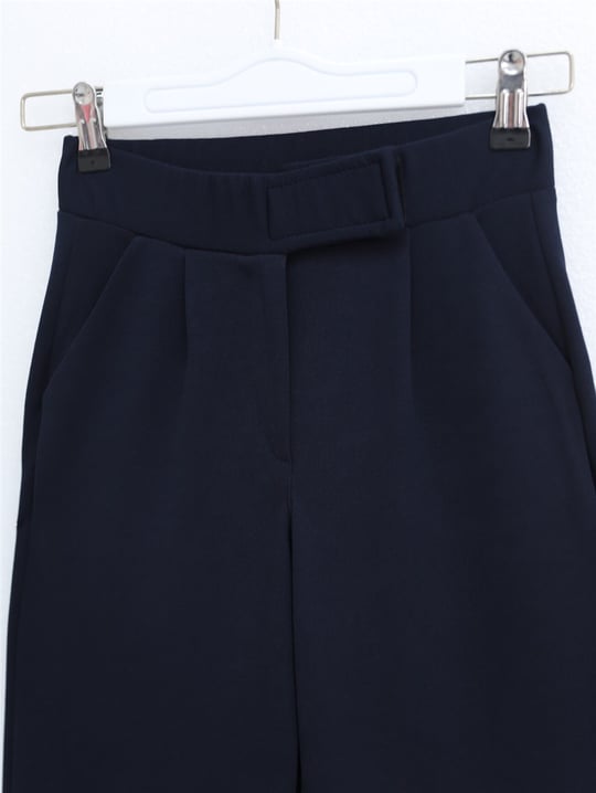 Beli Cırtcırt Detay Boru Paça Kumaş Pantalon -Laci
