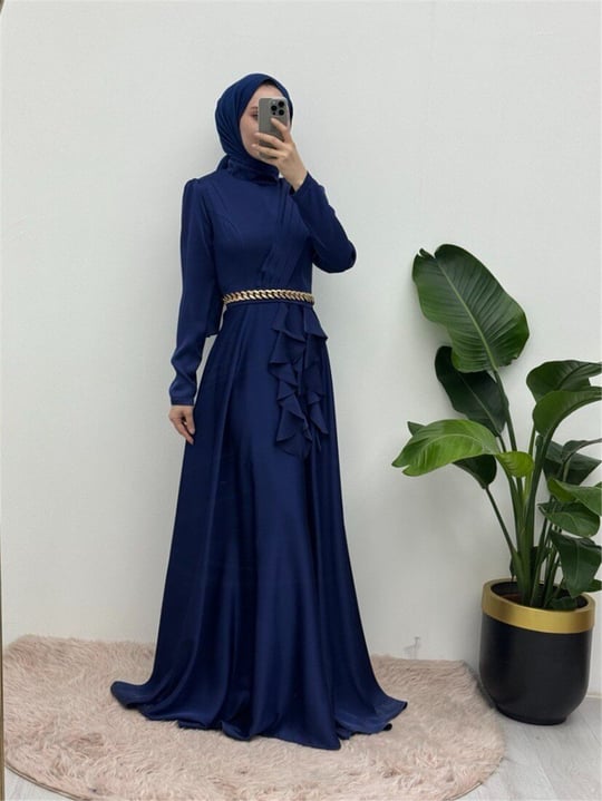 Beli Zincir Detaylı Önü Fırfırlı Saten Abiye -Laci