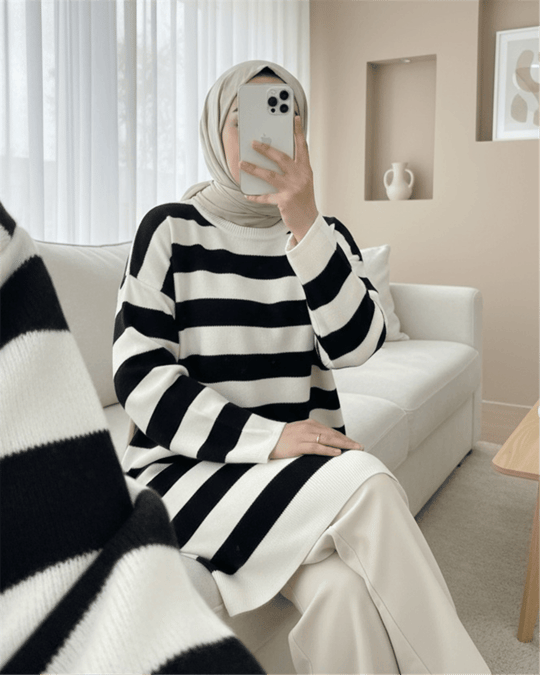 Bisiklet Yaka Yan Çizgili Triko Tunik -Siyah