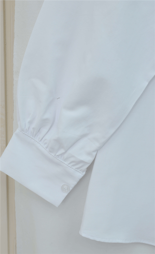 Broş Detaylı Gizli Düğmeli Poplin Gömlek -Beyaz