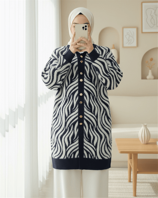 Düğmeli Zebra Desen Sakallı Triko Hırka -Laci