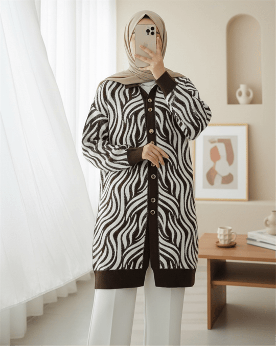 Düğmeli Zebra Desen Sakallı Triko Hırka -Kahve