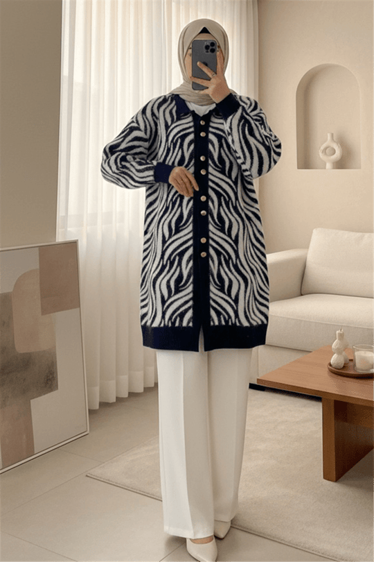 Düğmeli Zebra Desen Sakallı Triko Hırka -Laci