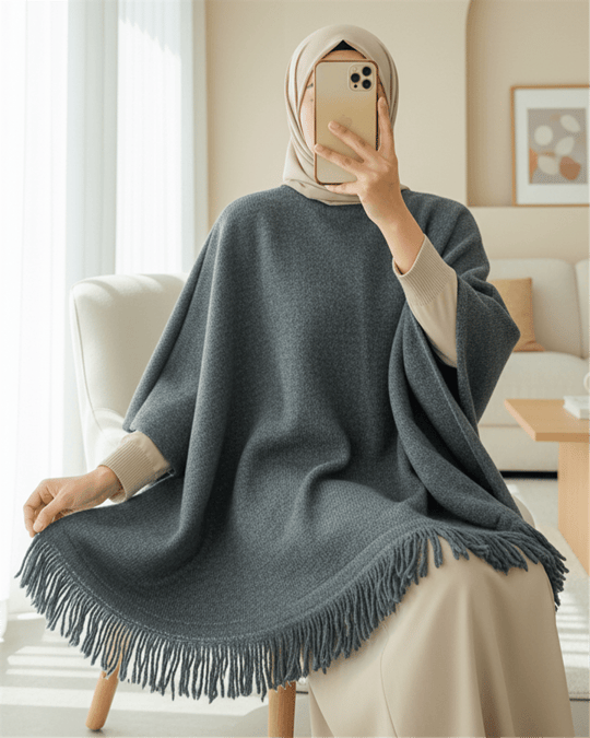 Eteği Püskül Detaylı Triko Panço  -Füme