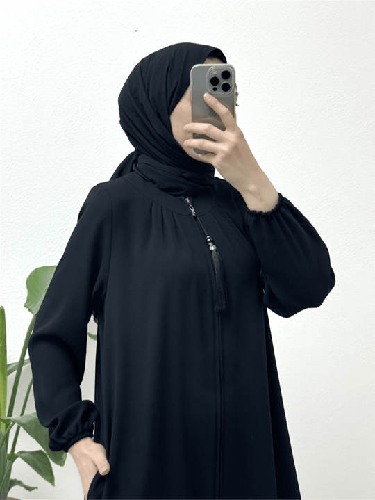 Fermuarı Püskül Detaylı Vatkalı Kap -Siyah