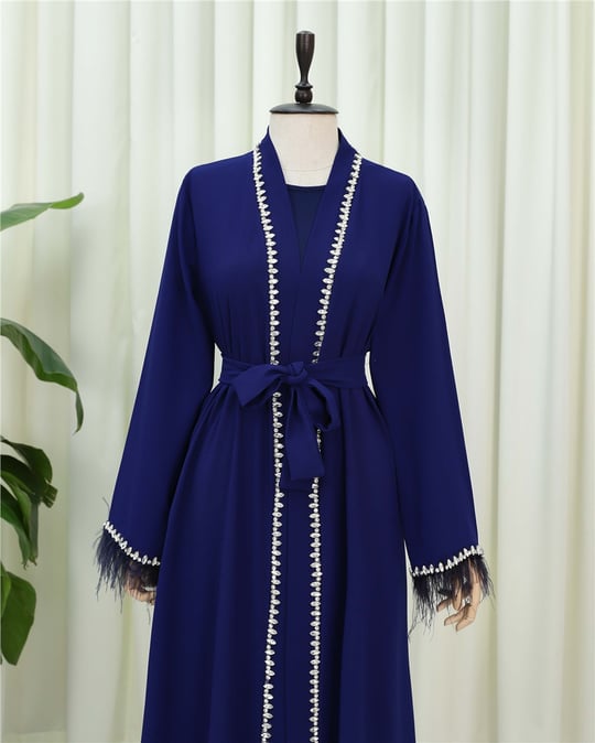 Kolu Tüylü Sıralı Taş Detaylı Kemerli Abaya -Saks
