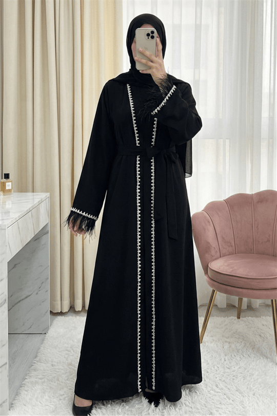 Kolu Tüylü Sıralı Taş Detaylı Kemerli Abaya -Siyah