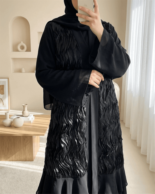 Önü Tül Detaylı Kemerli Eteği Katlı İkili Abaya Takım -Siyah