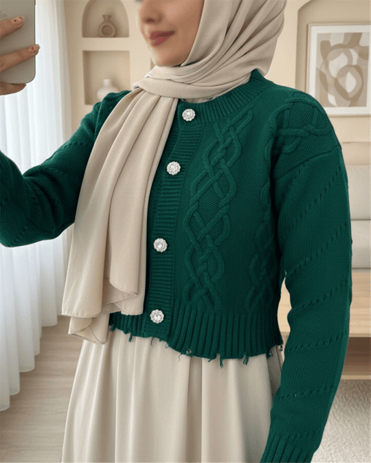 سترة صوفية ممزقة بأزرار حجرية - زمرد
