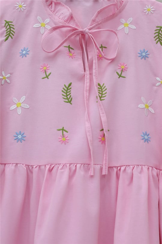 V Yaka Bağlamalı Yakası Fırfırlı Çiçek Nakışlı Poplin Tunik -Pembe