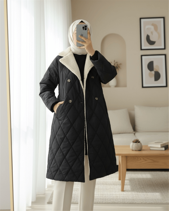 Yakası Kuzu Peluş Detaylı Detaylı Beli Bağcıklı Mont  -Siyah