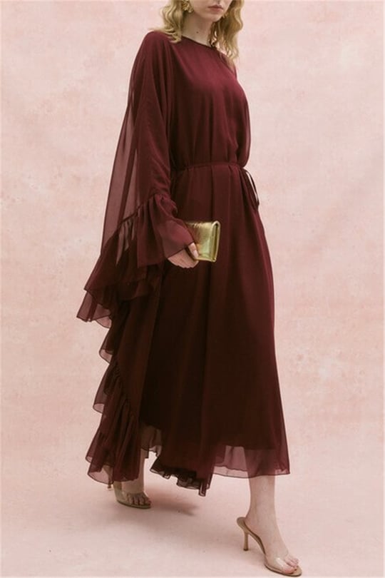 Yanı Fırfırlı Asimetrik Kesim Bağcıklı İçlikli Şifon Elbise Abaya Takım  -Bordo