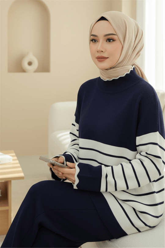 Yarım Boğazlı Çizgili Triko Takım -Laci