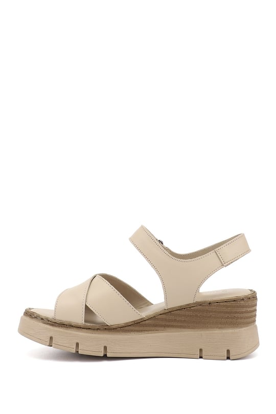 Kadın Bej Çapraz Bantlı Dolgu Topuklu Hakiki Deri Sandalet