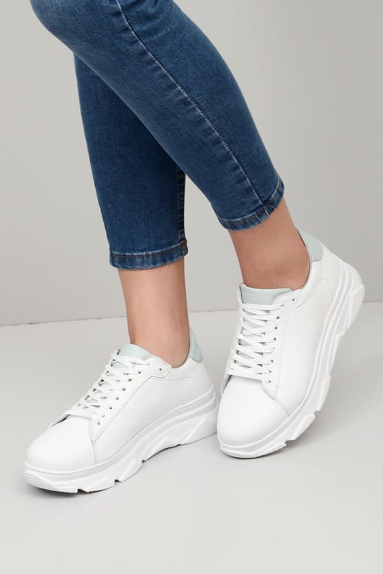 Gön Hakiki Deri Yuvarlak Burun Dolgu Taban Bağcıklı Kadın Sneaker 24166