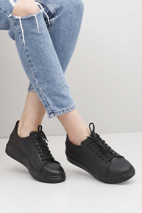 Gön Yuvarlak Burun Dolgu Taban Bağcıklı Spor Kadın Sneaker 35518