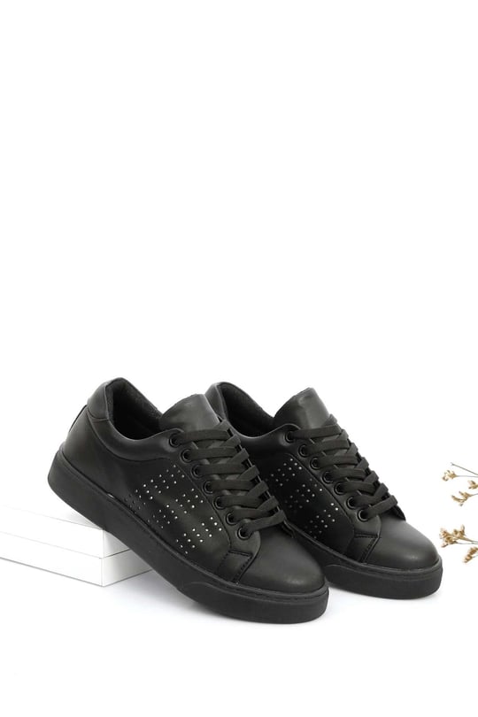 Gön Yuvarlak Burun Düz Taban Bağcıklı Spor Kadın Sneaker 62100