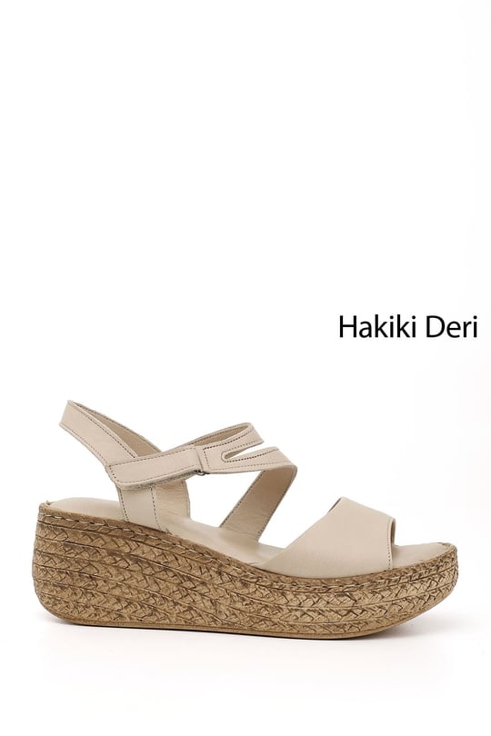 Kadın Bej Antik Cırt Bantlı Dolgu Topuk Hakiki Deri Sandalet