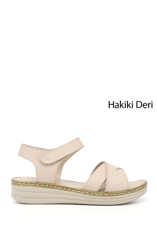 Kadın Bej Cırt Bantlı Dolgu Topuk Hakiki Deri Comfort Sandalet
