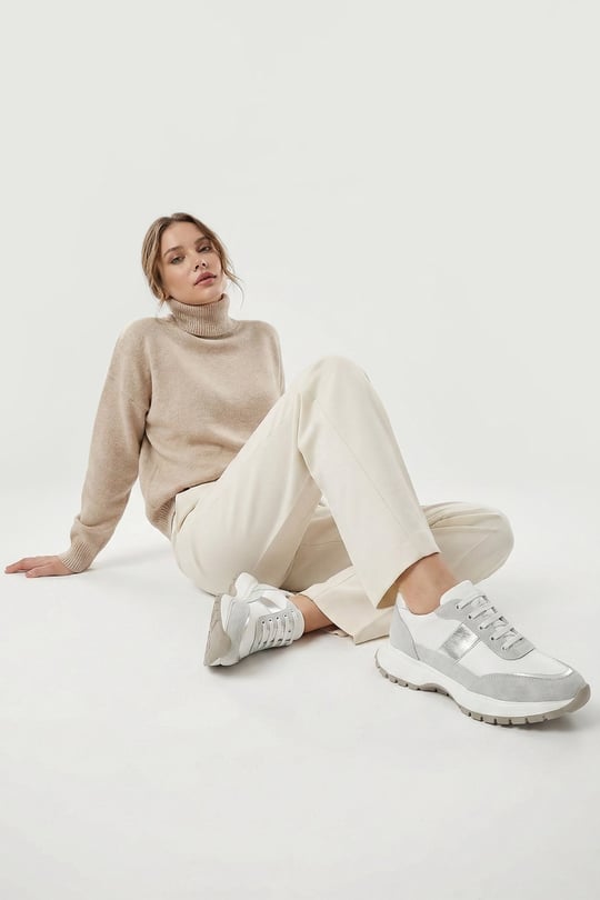 Kadın Beyaz Dolgu Taban Lastik Bağcıklı Hakiki Deri Sneaker