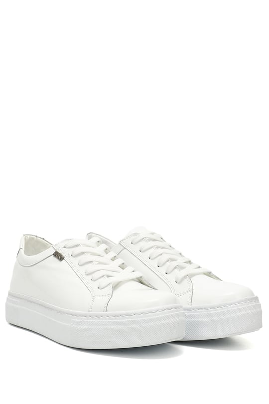 Kadın Beyaz Rugan Bağcıklı Dolgu Taban Hakiki Deri Sneaker