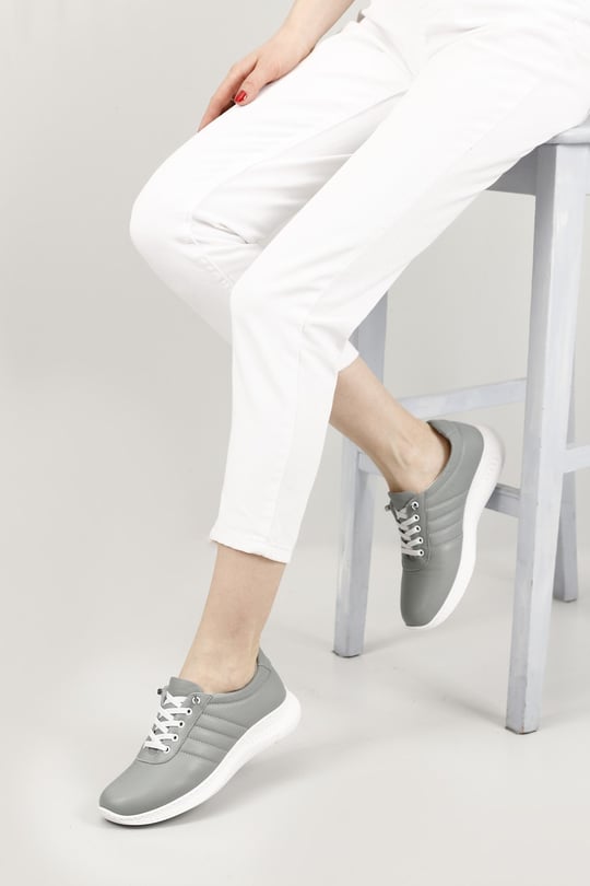Kadın Gri Bağcıklı Dolgu Taban Hakiki Deri Sneaker