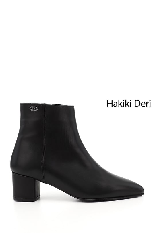 Kadın Siyah Fermuarlı Sivri Burun Hakiki Deri Bot