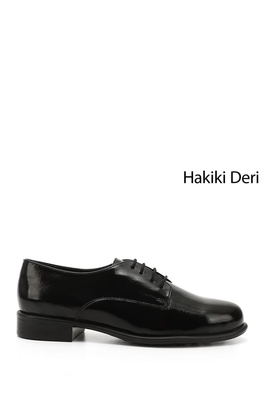 Kadın Siyah Rugan Bağcıklı Hakiki Deri Oxford Ayakkabı
