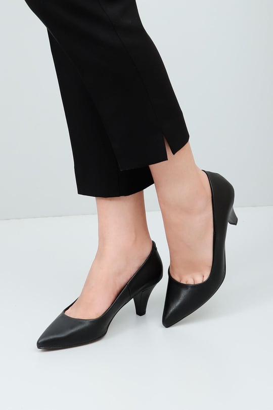 Kadın Siyah Sivri Burun İnce Topuklu Stiletto
