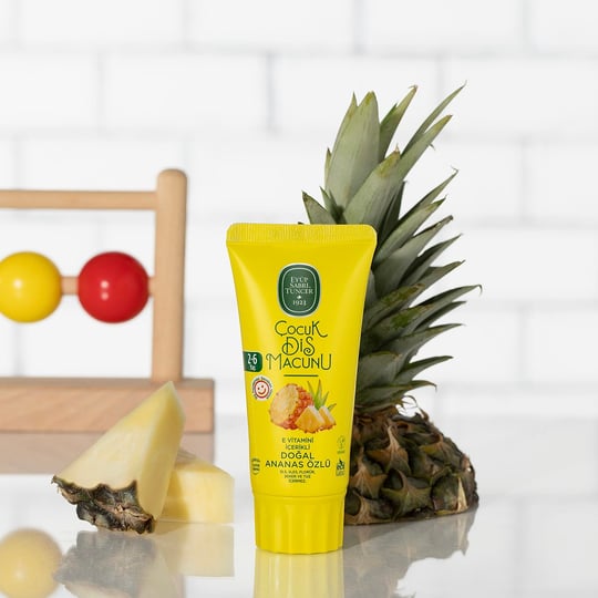 Doğal Ananas Özlü 2-6 Yaş Çocuk Diş Macunu 60 ml