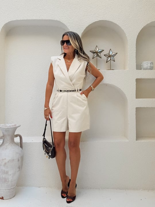 Nişantaşı Butik KEMER DETAY KRUVAZE ŞORT TULUM