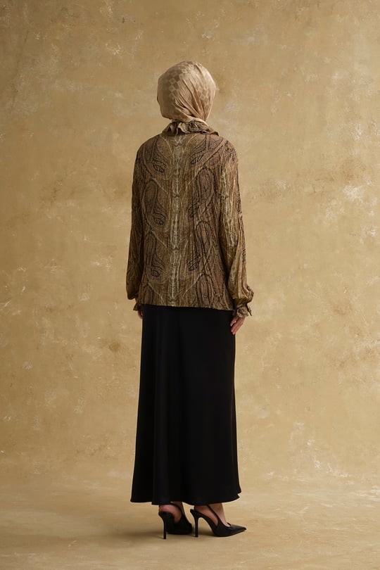 Şal Desenli Fırfırlı Bluz Camel
