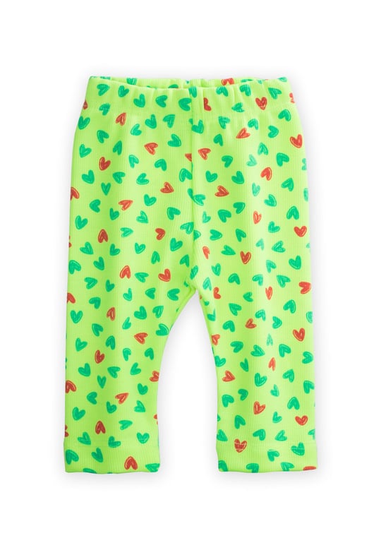 U xorozni butunlay yutib yuboradi va uning tomogiga kiradi. Pornografik filmlarni tomosha qiling