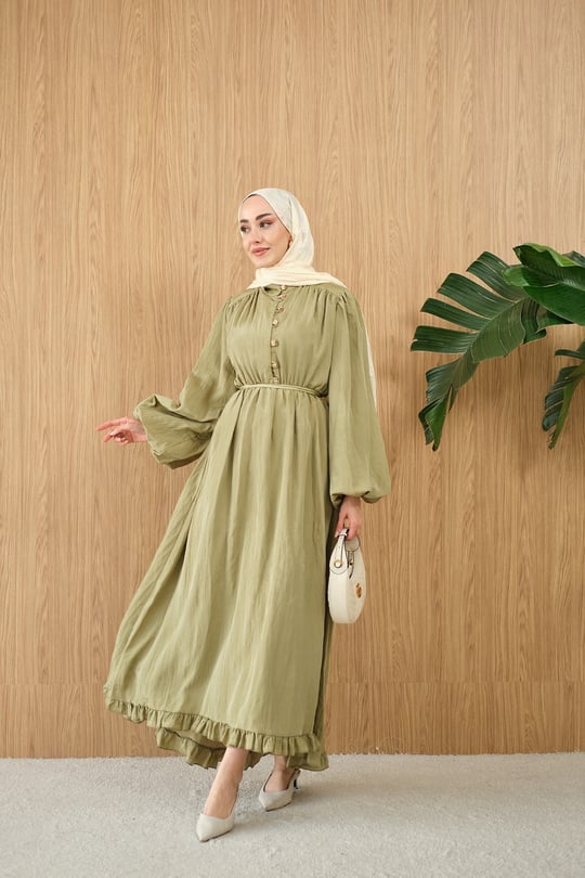 Asimetrik Fırfırlı Bel Bağlamalı Piliseli Elbise Fıstık Yeşil