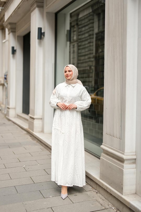 Beli Lastikli Brode Elbise  Beyaz