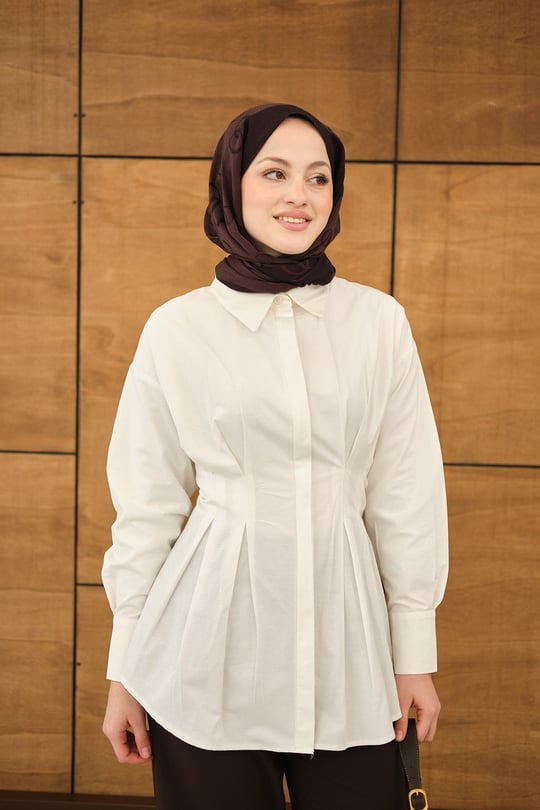 Beli Pile Detay Gizli Düğmeli Gömlek Beyaz