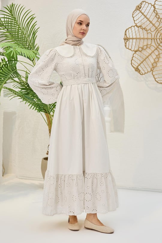 Brode Detaylı Bebe Yaka Elbise Beyaz
